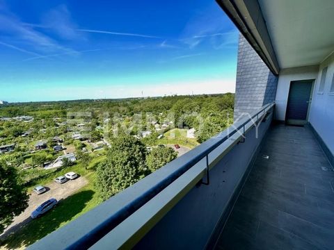 +++ Please understand that we will only answer inquiries with COMPLETE personal information (complete address, phone number and e-mail)! ++ Welcome to your new home with breathtaking views, lots of privacy and brightness! This immediately vacant 3-ro...