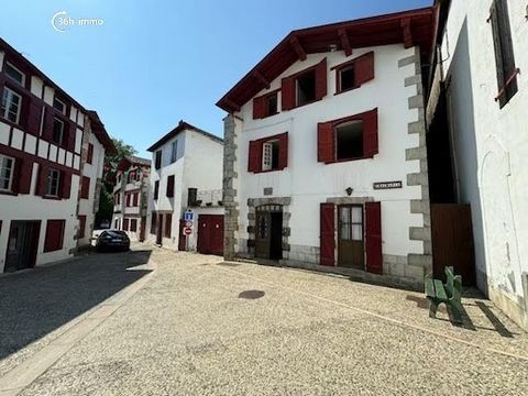 CASA TÍPICA DEL PAÍS VASCO En venta, encantadora casa de pueblo para reformar en el corazón del País Vasco en Espelette, en el departamento de Pirineos Atlánticos. Situada en un entorno auténtico y tranquilo, esta casa de pueblo de 3 niveles ofrece u...