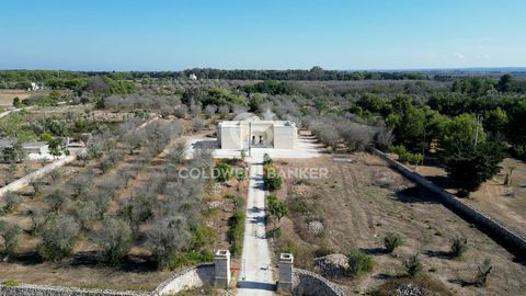 BORGAGNE (MELENDUGNO) - LECCE - SALENTO In the Salento countryside, along the provincial road Borgagne- S.Andrea, we are pleased to offer for sale a true oasis of luxury and relaxation spread over a plot of approx. 12.000 sqm, just a short distance f...