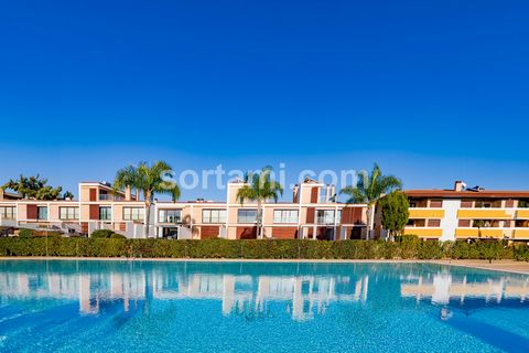 Fantastic two bedroom apartment. This beautiful apartment is top quality, located in a prestigious resort in Vilamoura. With an excellent location, close to the golf courses, this beautiful apartment has everything you need to enjoy life. It has two ...