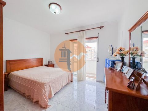 We present this excellent 2 bedroom apartment for sale, located in the heart of Vila Real de Santo António, in a privileged area with lots of natural light. Located on the 2nd floor of a well-maintained building, with an exclusive elevator for 5 of t...