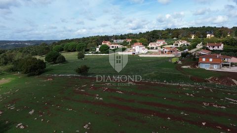 Location: Istarska županija, Labin, Labin. Near Labin, located in an attractive location, there is a beautiful plot of land with a regular shape, with a completed project for a luxury villa. The project envisages a building of 350 m² of living space ...