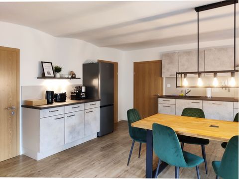 Willkommen in unserer modernen Unterkunft in Kärnten – Ideal für Langzeitaufenthalte! Unser Apartment bietet den perfekten Rückzugsort für Geschäftsreisende, Langzeiturlauber und Neuankömmlinge, die Komfort und modernes Design schätzen. Die Wohnung i...