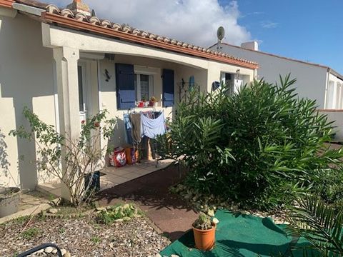 Vendée L'Aiguillon sur mer, (85460), à vendre maison de plain-pied 70 m² comprenant 5 pièces, sur un terrain d'environ 312 m²220 000 euros charge vendeurs Située à proximité des commerces, Romain Tirbois ... ... vous propose de venir découvrir cette ...