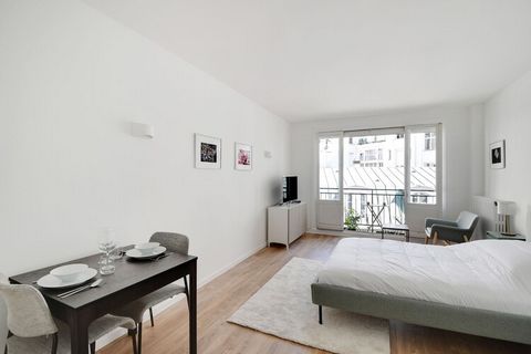 Tauchen Sie ein in den Pariser Lebensstil mit diesem schicken, voll ausgestatteten Studio-Apartment im Herzen der Stadt. Mit seinen modernen Annehmlichkeiten und der geschmackvollen Einrichtung bietet dieser gemütliche Rückzugsort eine einzigartige M...