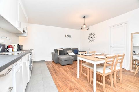 Checkmyguest vous propose cet appartement paisible de 65 m², situé dans le 11e arrondissement de Paris, dans le quartier animé de Ménilmontant. Proposant deux chambres et de nombreux équipements, cette résidence est le cadre idéal pour agrémenter vot...