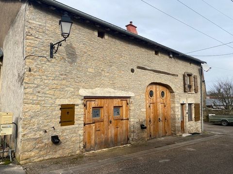 Bersot immobilier Vesoul vous propose sur JUSSEY cette maison de caractère entièrement restaurée avec ses murs en pierre comprenant une entrée, une cuisine aménagée, un salon, une salle de douche avec wc, un séjour , trois chambres et une buanderie, ...