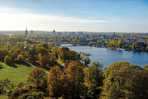 selten freies Grundstück in begehrter Wohnlage in Potsdam-Eiche, direkte Nähe zum historischen Schlosspark-Sanssouci, ein Bauland nach § 34 Umgebungs- und Nachbarschaftsbebauung, Bebauung eines großen Villenhaus, oder bis zu 5 einzelne Wohngebäude mi...