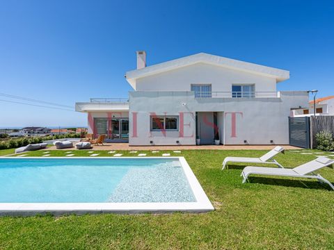 4 BEDROOM VILLA IN S. JOÃO DAS LAMPAS IN A GATED COMMUNITY. COME AND SEE THIS 4 BEDROOM VILLA LIKE NEW WITH VIEWS OF THE SINTRA MOUNTAINS AND SEA If you are looking for: - Private pool - Incredible unobstructed views with sea in the background - Mode...