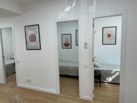 Se vende local vivienda por 109.995EUR, reformado. 3 habitaciones, una de ellas de matrimonio, y dos individuales.El estado actual, es para entrar a vivir. Se incluye todo el mobiliario del anuncio en la venta de la propiedad.HONORARIOS DE AGENCIA NO...