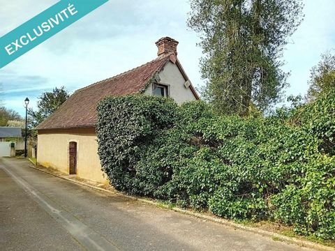 Dans le hameau de Muzy, environnement calme et verdoyant. Maison ancienne à réhabiliter entièrement comprenant: Séjour, deux chambres, un bureau, coin cuisine. Dépendance de 50m2 avec grenier aménageable. Le tout bati sur un terrain de 1538m2 entière...