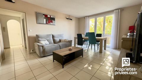 En Exclusivité ! A Troyes, dans la rue Jules Enfroy, cet appartement vous offre un cadre de vie idéal à 122 500 euros (honoraires à la charge du vendeur), à deux pas de toutes les commodités (commerces, écoles, transports). Situé au 2ème étage avec a...