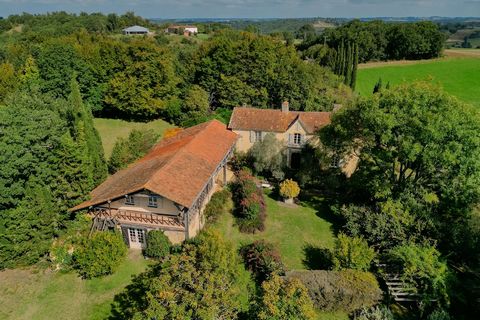 EXCLUSIVE TO BEAUX VILLAGES! Perched atop a hill, this magnificent Gascon manor house is set amidst over 3 hectares of beautifully landscaped gardens, offering an unparalleled living experience. The Main House features: 2 elegant bedrooms A spacious ...