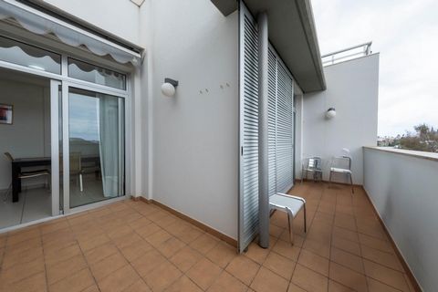 Bienvenue dans votre nouvelle maison au cœur d’Arucas ! Nous vous présentons ce spectaculaire penthouse à vendre de 95 m², situé au deuxième étage d’un immeuble moderne avec ascenseur. Avec trois chambres et deux salles de bains, une salle de bain co...