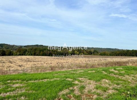 Situé à Liorac-sur-Louyre (24520), ce terrain de 1500m2 sélectionné parmi notre large gamme d'une centaine de terrains viabilisés et administrativement disponibles à la vente actuellement, offre le cadre idéal pour réaliser un projet de construction ...