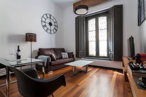 Vive avec style au cÅ“ur de SÃ©villeÂ ! Nous vous prÃ©sentons cet appartement de luxe spectaculaire de 71 mÃ¨tres carrÃ©s situÃ© dans la rue emblÃ©matique Santiago, en plein centre-ville. CaractÃ©ristiques principalesÂ : EmplacementÂ : Rez-de-chaussÃ...