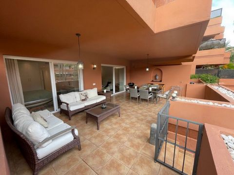 Located in Puerto Banús. This stunning two-bedroom ground floor apartment, located in one of the most prestigious urbanisations in Puerto Banús with 24-hour security, is a true gem. Recently renovated to the highest standard, this property boasts mod...