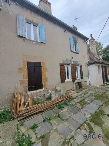 MOULINS (03000)- 3 ZIMMER HAUS Nadia SEPTIER und Emmanuelle MAZERAT , bieten Ihnen in der Nähe des Bahnhofs dieses Haus in Eigentumswohnung von ca. 70 m² zum Renovieren an. Es bietet im Erdgeschoss Küche und Wohnzimmer. Im Obergeschoss: ein Badezimme...