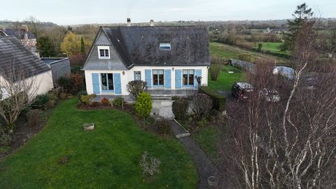 Quettreville sur Sienne, à dix kilomètres de la plage, maison sur sous-sol de 133 m² comprenant au rez de chaussée un séjour avec insert (accès terrasse), une salle à manger avec cuisine aménagée et équipée (accès terrasse), un dégagement, une chambr...