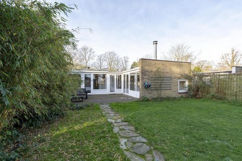 Leuke, moderne vakantiebungalow voor 2 personen op park Duinland in Sint Maartenszee! Op park Duinland, gelegen aan de voet van de duinen van Sint Maartenszee, vindt u dit leuke vakantiehuis voor 2 personen. De open keuken en woonkamer zijn gezellig ...