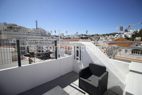 Fantástica casa. ¡Oportunidad única! Totalmente reformada, la villa consta de salón comedor, cocina americana equipada, dormitorio y baño completo, distribuida en tres plantas y una fantástica terraza con vistas a la ciudad. A unos 300m de la playa, ...