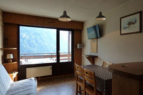 Agradable Estudio + cabaña de 23m² para 4 personas Ubicado en el segundo piso de la Residencia VALERIANNE, el alojamiento ofrece una vista clara de Grand-Bornand y la cordillera de Aravis con un balcón orientado al sur. Acceso a la residencia por una...