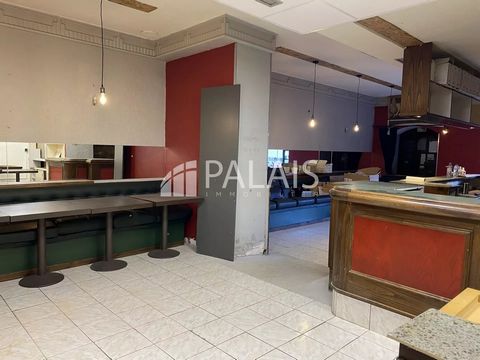 Risso, ancien restaurant libre d'occupation-80 m2- ouest- à rafraichir- Le volume de ce local peut s'adapter à tout type d'activités. Copropriété charges annuelles 800 €- pas de procédures en cours- honoraires vendeur