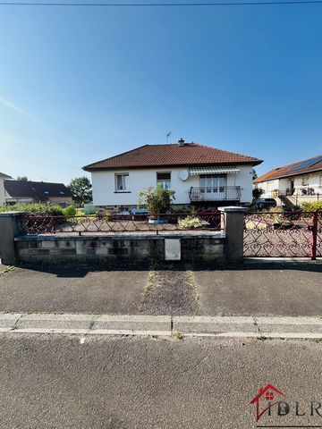 Gaëlle DEVOILLE est heureuse de vous présenter en EXCLUSIVITE charmante maison sur sous sol Proche Axe Lure / Luxeuil / Vesoul / Remiremont 1. Présentation Générale Il s’agit d’une maison individuelle de 80 m2 habitables, implantée sur un terrain de ...