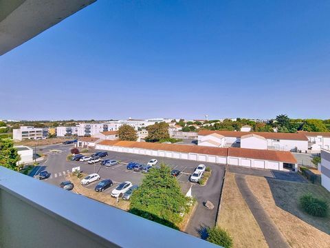 Appartement T3/4 lumineux avec balcon, vue dégagée et aperçu mer – Dernier étage avec ascenseur