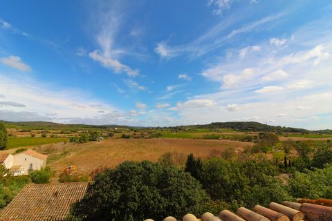 Charmante Maison de Village à Fouzilhon - 3 Chambres I Studio avec Mezzanine I Terrasse avec une belle vue - 140.000