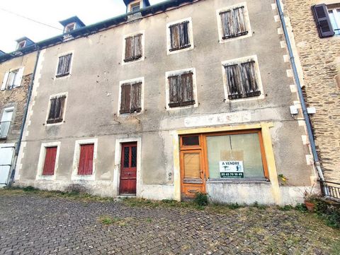 MAISON DE VILLAGE A RENOVER A SEGUR PROCHE LACS