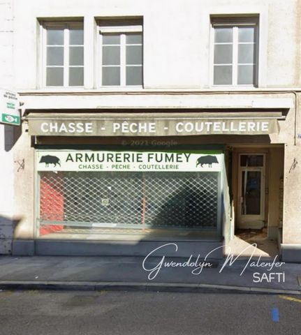 LOCAL COMMERCIAL DE PLAIN-PIED ET ENTIEREMENT RENOVE