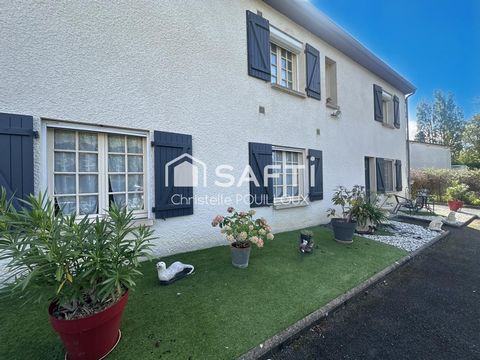 Dans un secteur calme et sans vis-à-vis, découvrez cette maison d'environ 155 m² bénéficiant d'améliorations récentes telles que l'installation d'une pompe à chaleur, gage de confort et d'économie d'énergie et un tableau électrique neuf. Elle est imp...