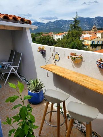 45M MER ET PERPIGNAN - IMMEUBLE ENTIEREMENT RENOVE ET DECORE AVEC GOUT
