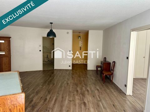 Bordeaux centre - Hôpital Saint André - Grand T2 de 63m2 avec une chambre, balcon, stationnement