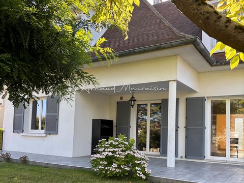 Maison familiale lumineuse avec joli jardin !