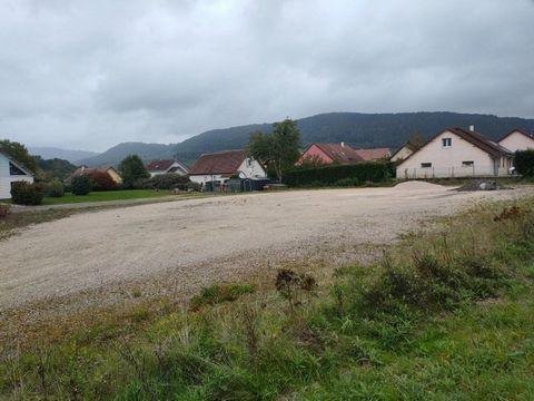 À vendre – Magnifique terrain constructible de 912 m² – MARNOZ - Secteur Salins-les-Bains / Arbois (Jura)