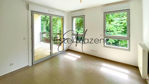 T2 sans vis à vis, vue sur le parc du chateau