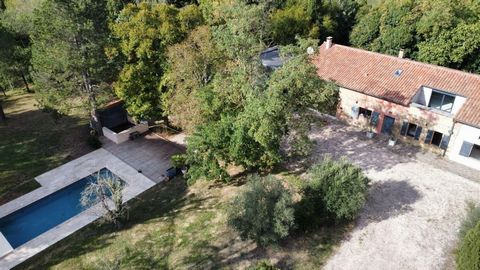 Ancienne ferme rénovée avec piscine et box à chevaux