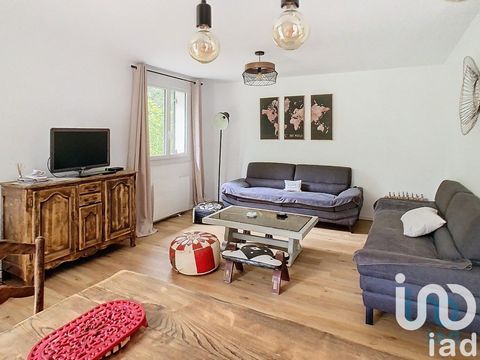 iad France - Marc Godet vous propose: Maison traditionnelle avec appartement indépendant – Sarlat-la-Canéda Dans un quartier calme et prisé de Sarlat-la-Canéda, cette belle maison traditionnelle de 132 m² habitables vous séduira par sa fonctionnalité...