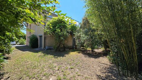 maison familiale lumineuse avec jardin et garage
