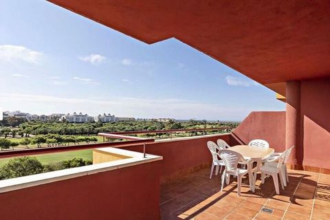 This beautiful apartment is located on the first floor of Residencial Pelícanos Golf and Beach. It has a wonderful view of the golf course and it is therefore ideal for golf enthusiasts. The most beautiful beaches of Roquetas de Mar and Campo de Golf...