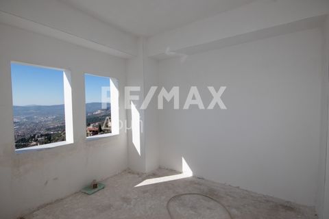 Real estate consultant Dimos Chatzis, member of the team Sianos Papageorgiou and RE / MAX Domi. Available for sale exclusively by our team, a newly built maisonette with a total area of ​​150 sq.m., consisted of three levels with a large terrace whic...