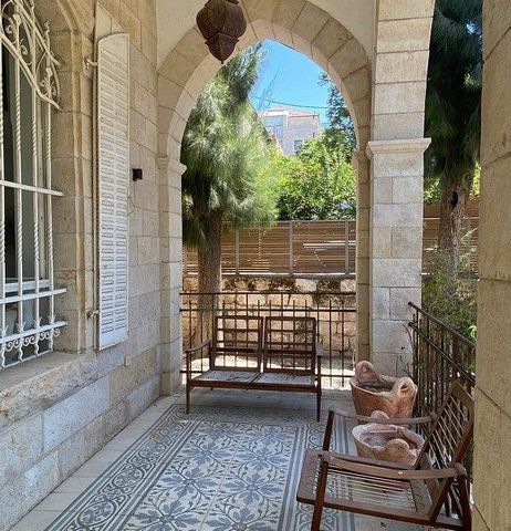 Apartment for sale in Baka. In an Arab house with a lot of charm and character, completely renovated. 3 bedrooms, 2 bathrooms Exit to 2 huge terraces. 6700000 NIS  