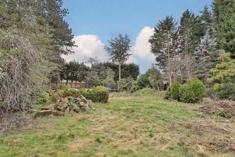 Guide Price £350,000 - £400,000 HIGHLY DESIRABLE BUILDING PLOT IN ONE OF THE MOST SOUGHT-AFTER LOCATIONS IN THE REGION Offers are invited within the price range for this substantial building plot on a mature setting down a long private drive on West ...