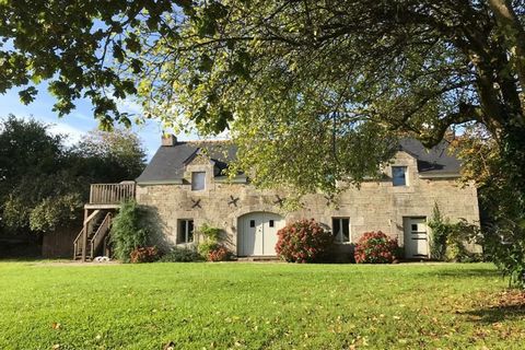 This 3 bedroom stone house is Breton through and through. The property has been beautifully renovated and manages to strike the perfect balance between the traditional and the contemporary. There’s a bakery within walking distance and the stunning Cr...