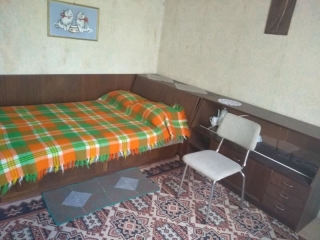 Price: €23.300,00 District: Pleven Bedrooms: 2 Bathrooms: 1 Location: Countryside We are offering you a well preserved 2-Storey house in a village, 8 Km from Levski town and 15 Km from Pavlikeni town. It is located in Pleven district. 2 rivers are pa...