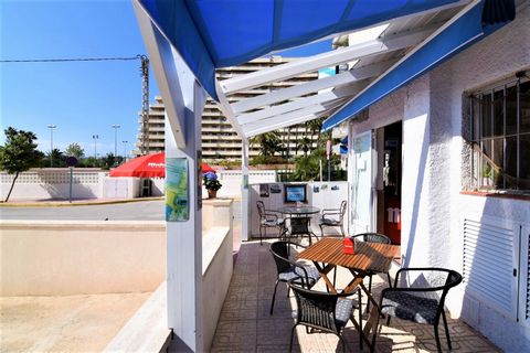 Comercial premise at La Fossa Beach, Calpe, just 20 m distance to the sea and 1,8 km distance to Calpe. This 99 sqm local, 15 and is comprised of a saloon, industrial full equip kitchen, 3 covered terraces with tables, male and female toilet, celer a...