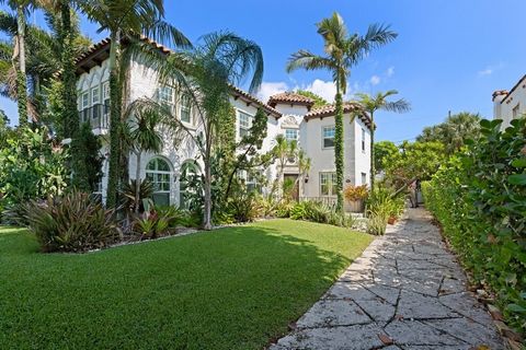 John Volk's ''Villa Gloria'' built in 1926, one of 5 of the Volk homes built on 32nd Street starting in 1923 as his first West Palm Beach development. This home has gone through a complete renovation, and restoration. The structure was re-framed, plu...