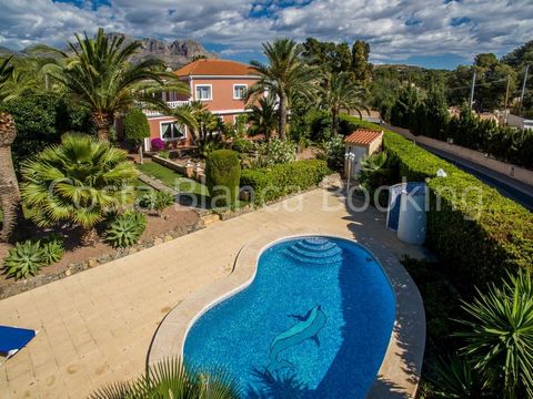 @ MAGNIFICENT VILLA CLOSE TO THE VILLAGE @ This villa has excellent quality finishes, fantastic indoor and outdoor areas with lots of privacy and panoramic views from the first floor. The property has 4 spacious bedrooms, 4 bathrooms, a very bright l...